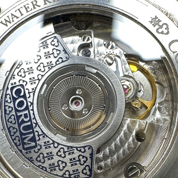 Red Watch with Blue Case - Picture 4 of 7